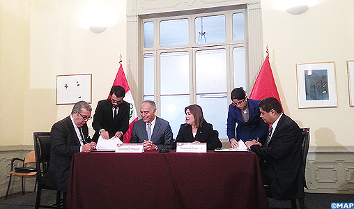 Signature à Lima d’un accord de coopération entre la MAP et Editora Peru