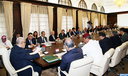Le chef du gouvernement préside la première réunion du Comité stratégique du tourisme