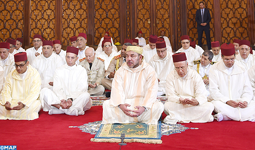 SM le Roi, Amir Al Mouminine,  accomplit la prière du vendredi à la mosquée Hassan II à Casablanca