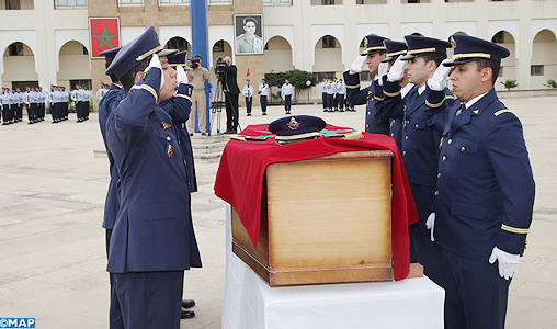 Des honneurs militaires funèbres rendus à Salé au lieutenant Yassine Bahti, décédé suite au crash de son avion F-16 au Yémen