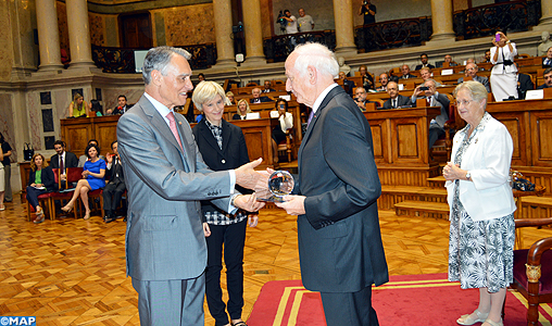André Azoulay reçoit le prix Nord-Sud 2014 du Conseil de l’Europe des mains du Président du Portugal