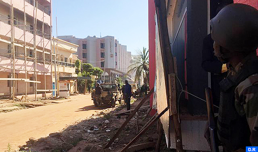 Prise d’otages à Bamako : deux Marocains se trouvaient à l’hôtel, l’un d’eux a quitté sain et sauf, l’autre demeure toujours à l’intérieur (MAEC)