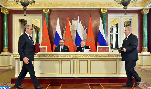 SM le Roi et le Président Vladimir Poutine président la cérémonie de signature de plusieurs conventions de coopération