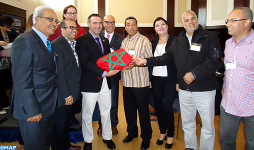 Le drapeau du Maroc remis au Président du National Press Club de Washington