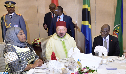 Le président tanzanien offre un diner officiel en l’honneur de SM le Roi