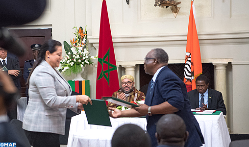 SM le Roi et le Chef de l’Etat zambien président la cérémonie de signature de 19 accords gouvernementaux et de partenariat économique