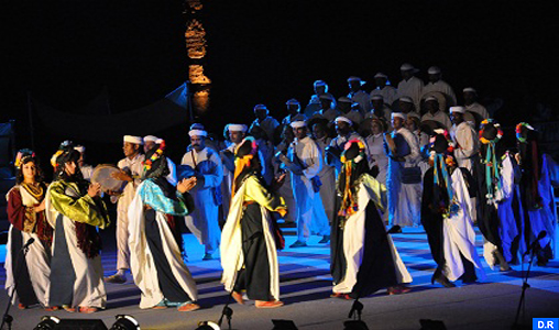 Du folklore et des chants amazighs en apothéose à l’ouverture du Festival “Tislit” d’Aïn Cheggag
