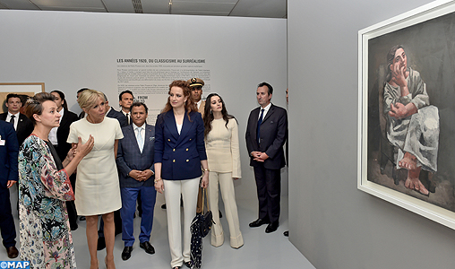 L’épouse du président français et LL.AA.RR. les Princesses Lalla Salma et Lalla Oum Kaltoum visitent l’exposition “Face à Picasso” au Musée Mohammed VI d’art moderne et contemporain à Rabat