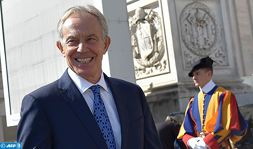 Tony Blair: Je suis “particulièrement heureux pour Sa Majesté le Roi”