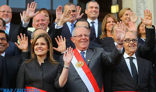 Pérou: le nouveau gouvernement conduit par l’experte économique Mercedes Araoz prête serment