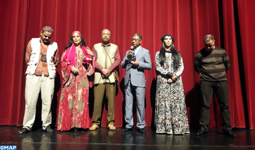 La troupe théâtrale marocaine “Mechkal kaléidoscope” se produit à Dakar