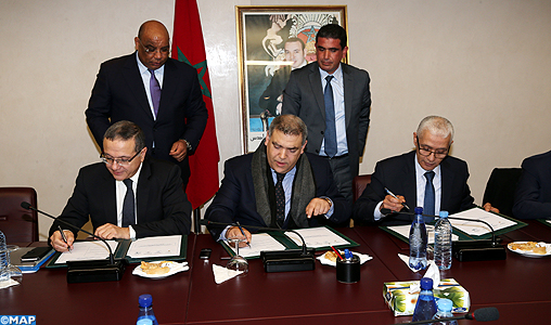 Signature à Rabat d’une convention cadre pour la réalisation de 800 terrains de proximité