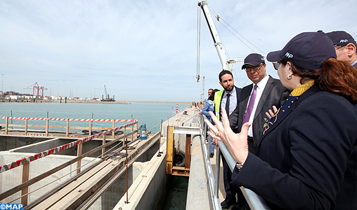 M. Abdelkader Amara effectue une visite de terrain au port de Casablanca