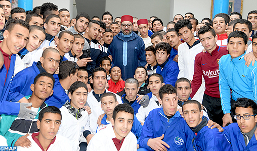 Salé: SM le Roi inaugure un Centre de formation professionnelle à la prison locale El Arjat II et lance le programme d’appui à l’auto-emploi des ex-détenus – Ramadan 2018