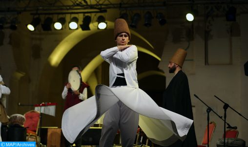 Oujda: un danseur égyptien de Tanoura emporte le public dans les méandres du chant soufi