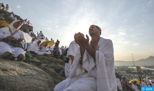 Les pèlerins marocains élèvent, au Mont Arafat, des prières pour la gloire de SM le Roi