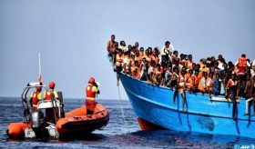 Tiznit: Mobilisation de tous les moyens nécessaires pour sauver et rechercher 22 candidats à l’émigration clandestine après le renversement de leur embarcation (autorités locales)