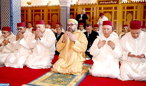 SM le Roi, Amir Al Mouminine, accomplit la prière du Vendredi à la mosquée Hassan à Rabat