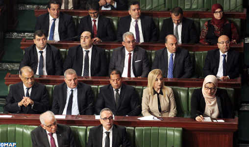 Le nouveau gouvernement tunisien obtient la confiance du Parlement