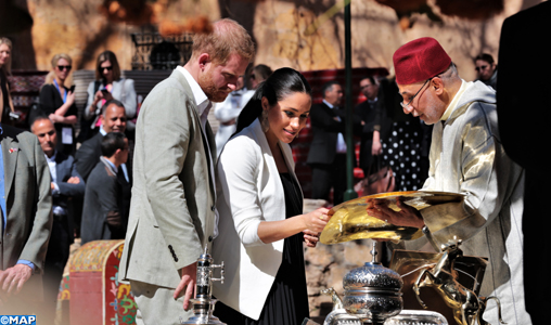 Le Prince Harry et son épouse visitent les Jardins andalous et découvrent la richesse de l’artisanat marocain