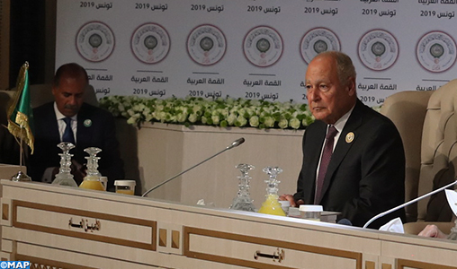 M. Aboul Gheit souligne au Sommet arabe de Tunis que la décision américaine sur le Golan syrien est “contraire aux chartes internationales”