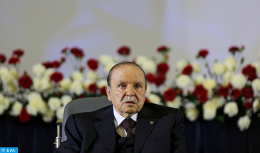 Le Président algérien présente sa démission
