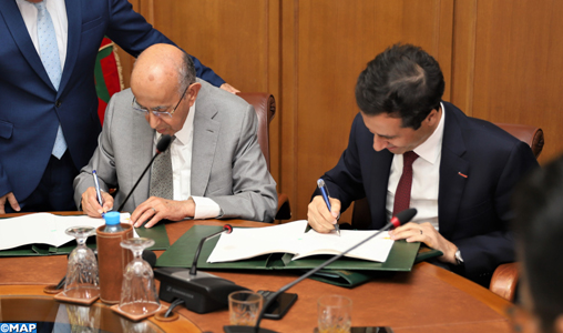Maroc/FADES : Signature de deux accords de financement de 2,27 MMDH