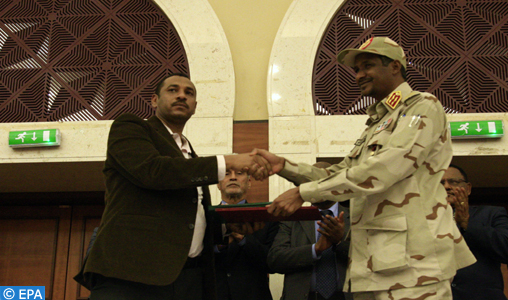 Soudan: Le Conseil militaire et le mouvement de contestation signent l’accord de transition