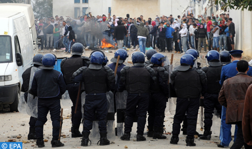 Deux personnes tuées dans des affrontements avec la police à l’ouest de l’Algérie 