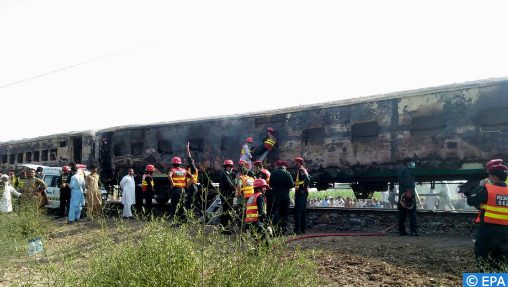 Incendie dans un train au Pakistan : au moins 65 morts