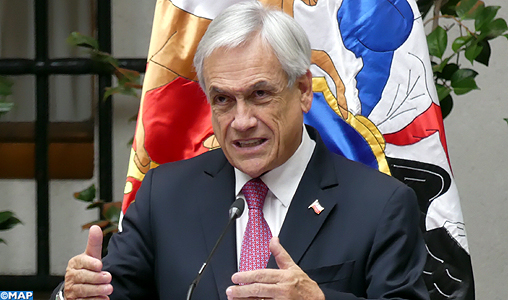 Le président chilien annonce la formation d’un nouveau gouvernement et la levée de l’état d’urgence
