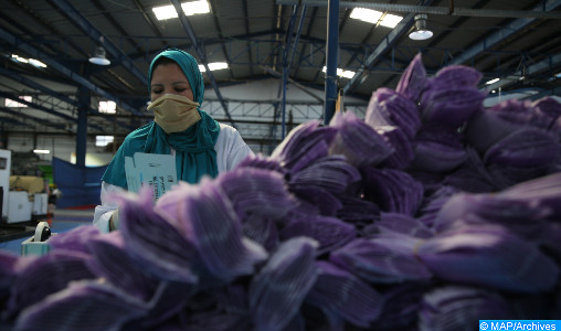 Au Maroc, l’industrie textile en ordre de bataille pour produire des masques destinés au marché national et prochainement à l’export (Journal)