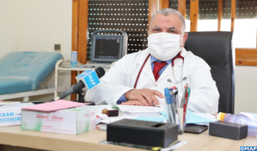 Covid-19: Le Maroc a tiré profit des expériences internationales réussies dans la lutte contre la pandémie (Pneumo-allergologue)
