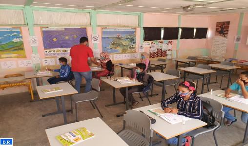 Essaouira : Distribution de masques de protection et de gels hydroalcooliques au profit des écoliers à Aït Daoud