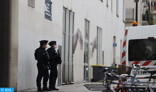 Attaque à l’arme blanche à Paris: le principal suspect “assume” un acte dirigé contre “Charlie Hebdo”