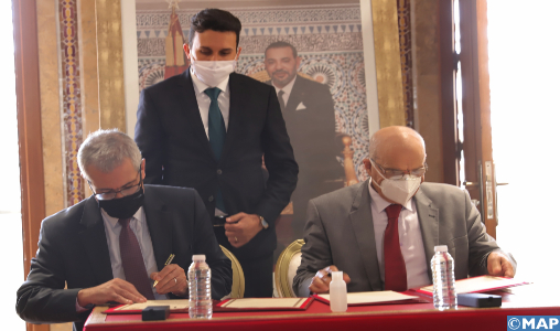 Transformation numérique: Signature à Laâyoune d’un mémorandum d’entente entre le ministère de la Justice et l’Ordre des avocats