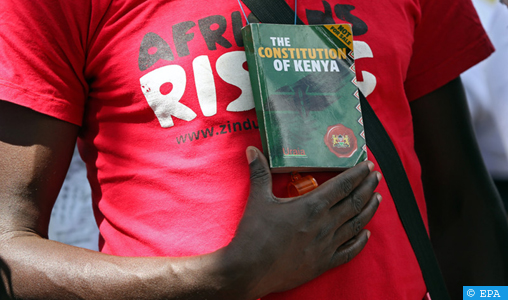 Projet d’amendement de la constitution au Kenya: le bras-de fer Uhuru-Ruto fait tache d’huile