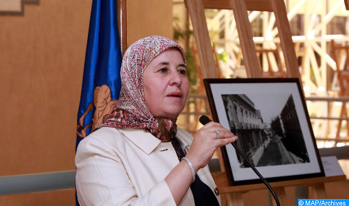 Mme Kenza El Ghali dénonce devant des universitaires chiliens la situation abjecte qui prévaut dans les camps de Tindouf
