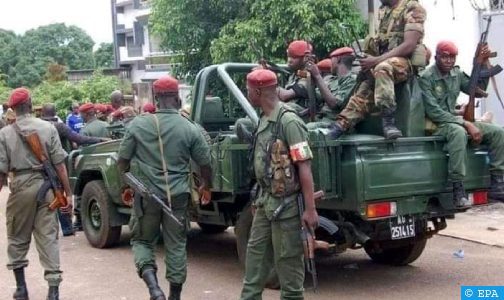 Guinée: des militaires annoncent avoir arrêté le président Alpha Condé et dissous la Constitution