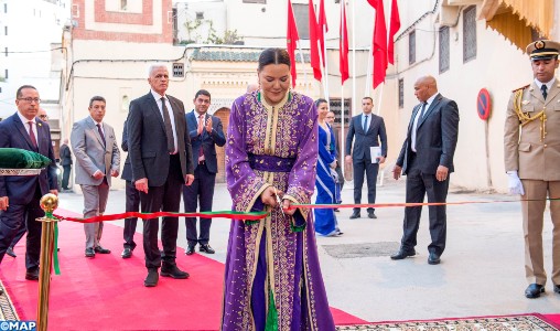 SAR la Princesse Lalla Hasnaa inaugure “Dar Tazi”, siège de l’association Fès-Saiss pour le développement culturel, social et économique et de la Fondation “Esprit de Fès”