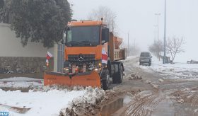 Province de Taza : Des efforts soutenus pour déneiger et ouvrir les axes routiers à la circulation