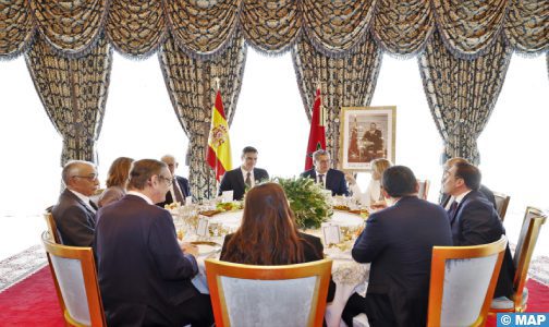 SM le Roi offre un déjeuner en l’honneur du Président du gouvernement espagnol et de la délégation l’accompagnant