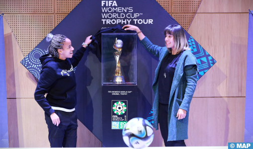 Le trophée de la Coupe du monde féminine de football fait escale à Salé
