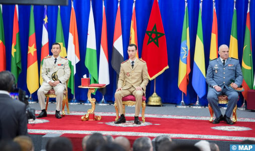 SAR le Prince Héritier Moulay El Hassan préside à Kénitra la cérémonie de sortie de la 23ème promotion du Cours Supérieur de Défense et de la 57ème promotion du Cours Etat-Major