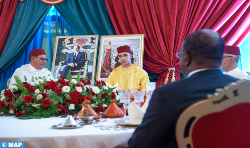 SAR le Prince Héritier Moulay El Hassan préside à Tétouan un déjeuner offert par le chef du gouvernement à l’occasion de la Fête du Trône