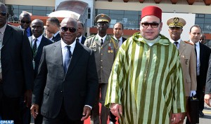 جلالة الملك يعود إلى أرض الوطن في ختام زيارة لجمهورية مالي