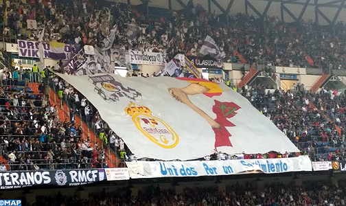 “تيفو” رائع من رابطة مشجعي ريال مدريد بالدار البيضاء يذهل جمهور ملعب سانتياغو برنابيو