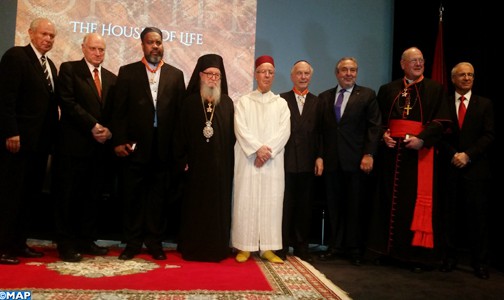 توشيح ممثلين عن الديانات التوحيدية الثلاث بنيويورك بالوسام العلوي من درجة قائد
