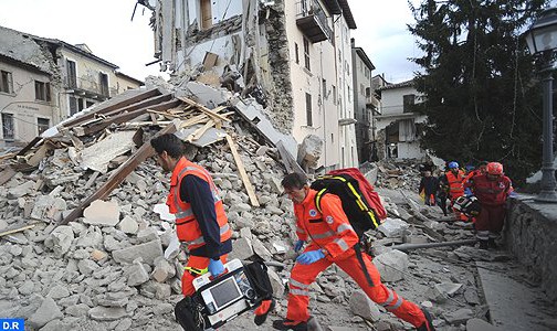 شاب مغربي أصيب بجروح طفيفة في الزلزال الذي ضرب إيطاليا يتلقى العلاج بإحدى مستشفيات (آنكون)