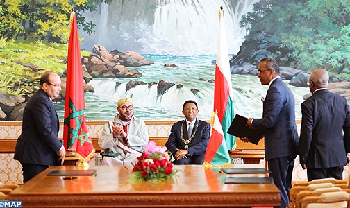 جلالة الملك ورئيس جمهورية مدغشقر يترأسان حفل التوقيع على 22 اتفاقية للتعاون الثنائي
